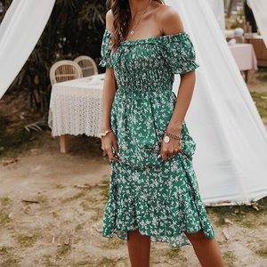 Women’s size Small off the shoulder dress. New.